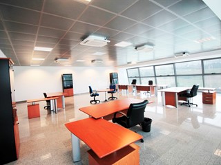 Ufficio in Affitto a Frascati, zona Vermicino, 1'200€, 60 m², arredato