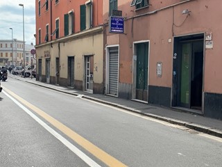 Immobile commerciale in Vendita a Genova, zona Marassi, 65'000€, 40 m²
