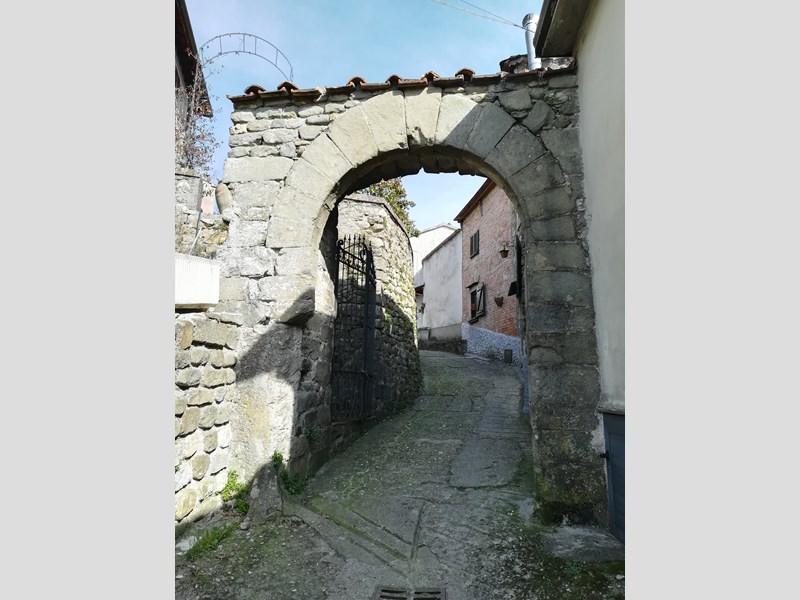 Casa Semi Indipendente in Vendita a Fivizzano, zona Gassano, 60'000€, 150 m²