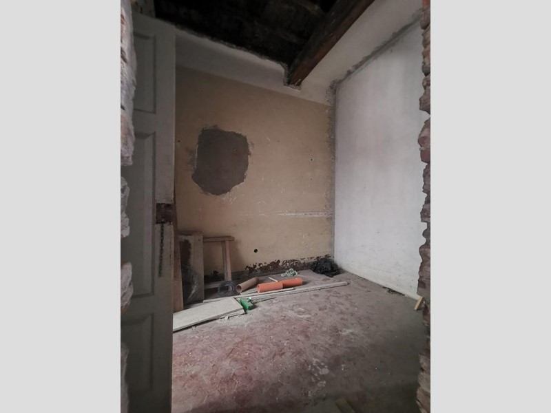 Appartamento in Vendita a Massa, zona Massa Centro, 125'000&euro;, 130 m²