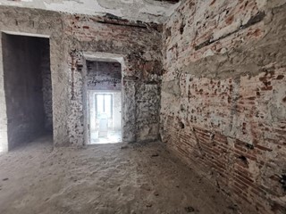 Appartamento in Vendita a Massa, zona Massa Centro, 125'000&euro;, 130 m²