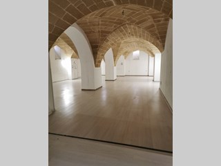 Immobile commerciale in Affitto a Gallipoli, 2'200€, 300 m²