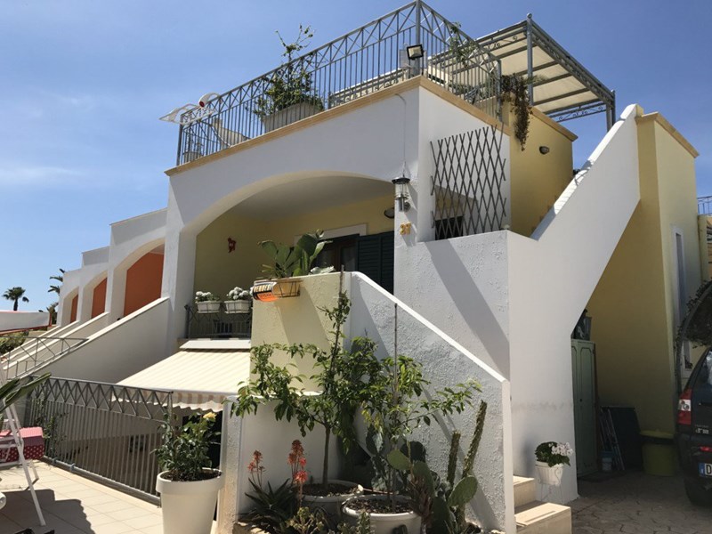 Quadrilocale in Vendita a Taviano, zona VIA LI GIANNELLI, 95'000€, 90 m², arredato