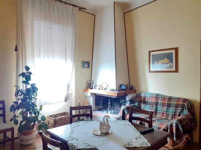 Casa Semi Indipendente in Vendita a Cascina, zona San Frediano a Settimo, 430'000€, 450 m², con Box