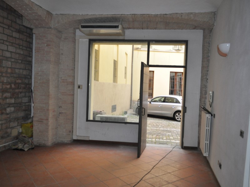 Ufficio in Vendita a Parma, 170'000€, 97 m²