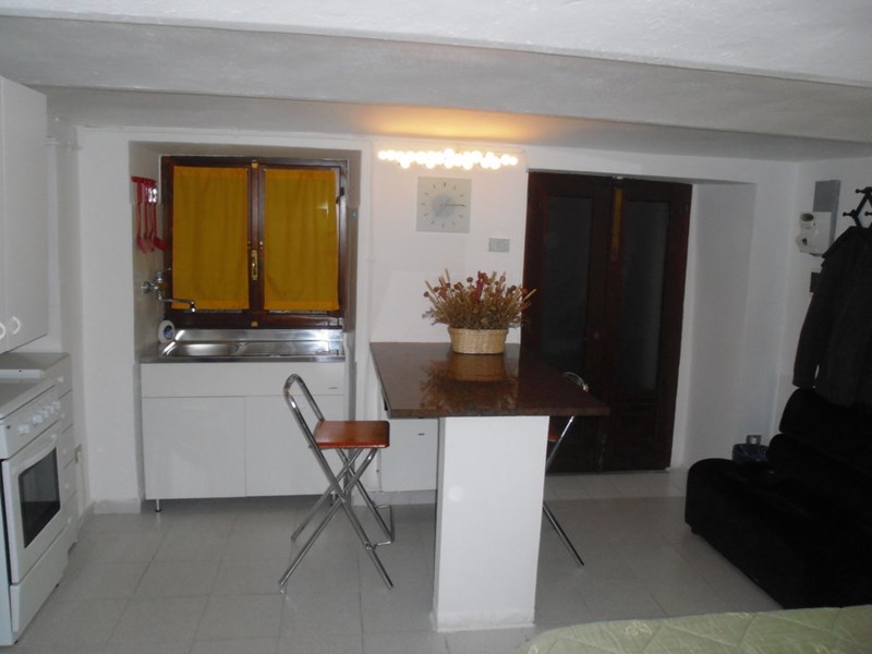 Monolocale in Vendita a Asti, zona Centro, 45'000&euro;, 35 m², arredato