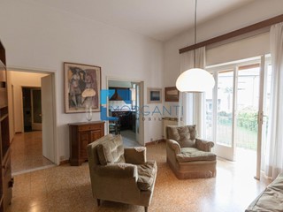 Appartamento in Vendita a Pietrasanta, 270'000€, 109 m²