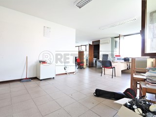 Ufficio in Affitto a Camisano Vicentino, 300€, 75 m²