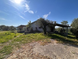 Quadrilocale in Vendita a Sant'Angelo Romano, 250'000&euro;, 410 m²