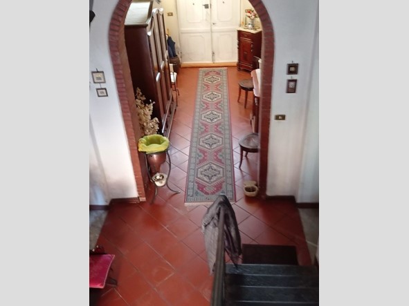 Casa Indipendente in Vendita a Lucca, zona Fagnano, 330'000€, 300 m²