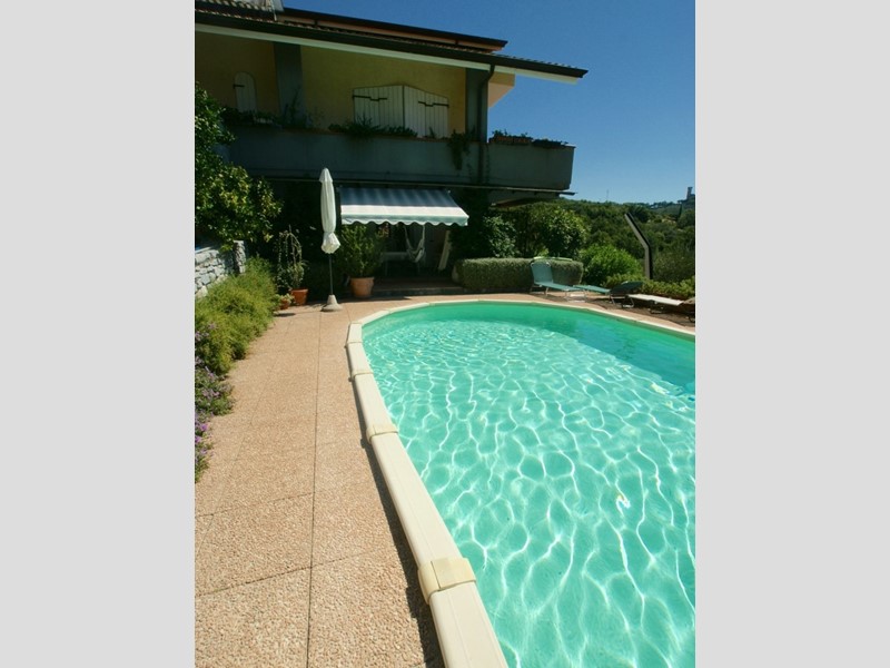 Villa in Vendita a Castelnuovo Magra, 995'000€, 570 m², con Box