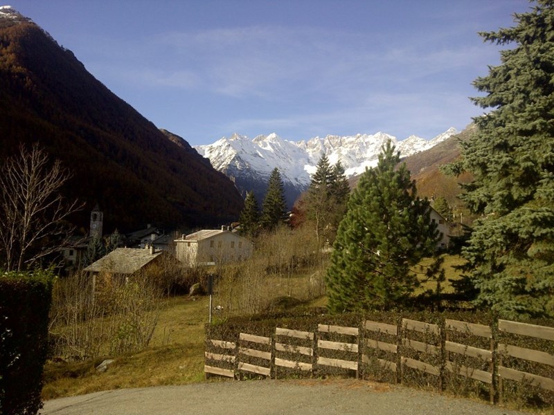 Appartamento in Vendita a Groscavallo, zona Frazione Bonzo, 55'000€, 116 m², arredato, con Box