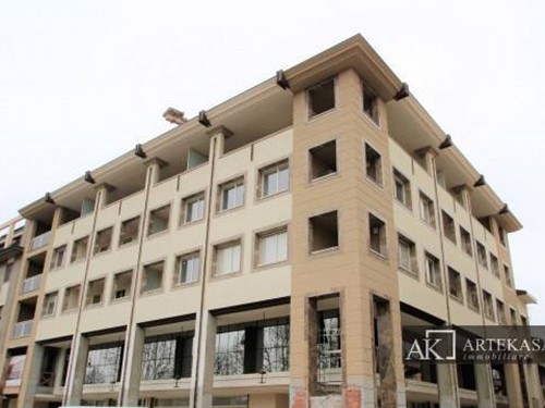 Negozio in Vendita a Novara, zona 1 - Centro, 470'000€, 94 m²