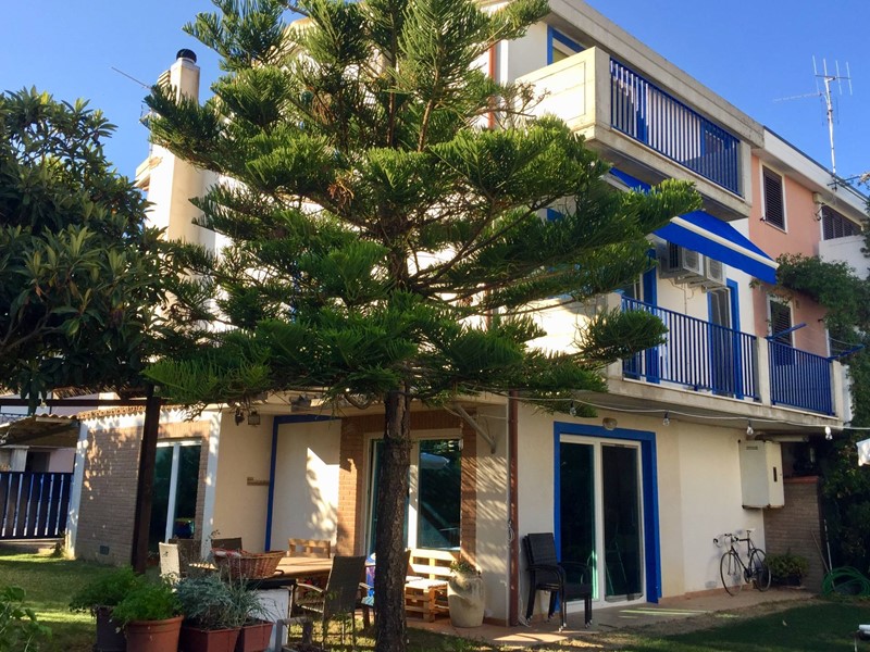 Villa bifamiliare in Vendita a Montenero di Bisaccia, 285'000€, 216 m²