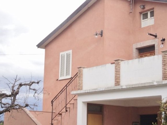 Casa Indipendente in Vendita a Monsampolo del Tronto, 180'000€, 200 m²