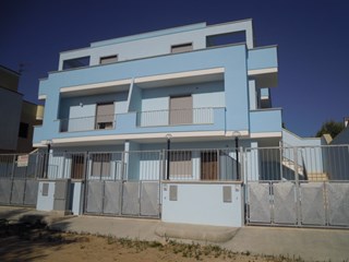 Trilocale in Vendita a Aradeo, 130'000€, 75 m², arredato