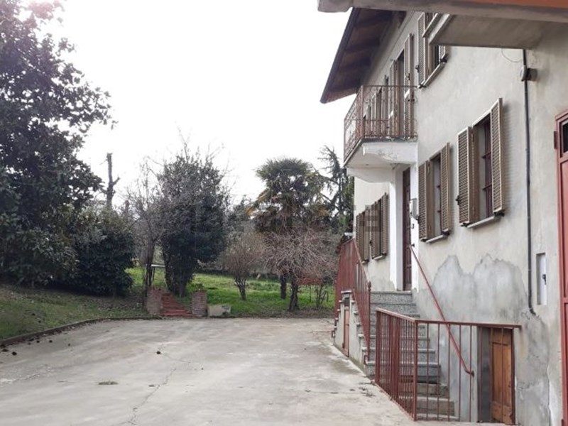 Casa Semi Indipendente in Vendita a Asti, zona costigliole d,asti, 115'000€, 184 m²