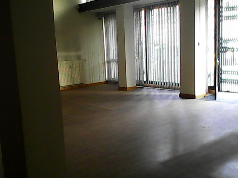 Immobile commerciale in Vendita a Alessandria, zona commerciale, 110'000€, 120 m²