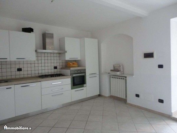 Casa Indipendente in Vendita a Sarzana, 85 m²