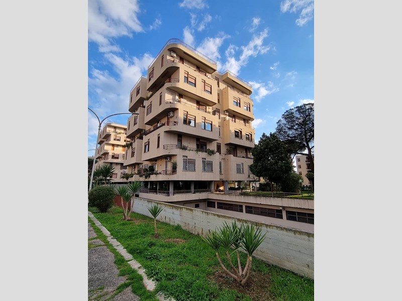 Bilocale in Affitto a Roma, zona MONTAGNOLA , 900€, 65 m², arredato