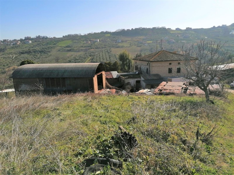 Casa Semi Indipendente in Vendita a Lanciano, 44'000€, 194 m²
