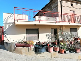 Casa Semi Indipendente in Vendita a Lanciano, 44'000€, 194 m²