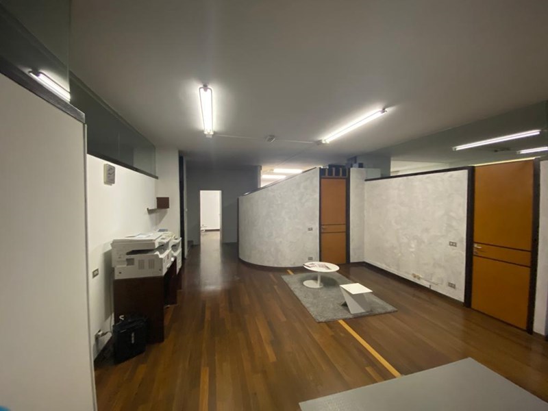 Ufficio in Affitto a Montebelluna, 500€, arredato