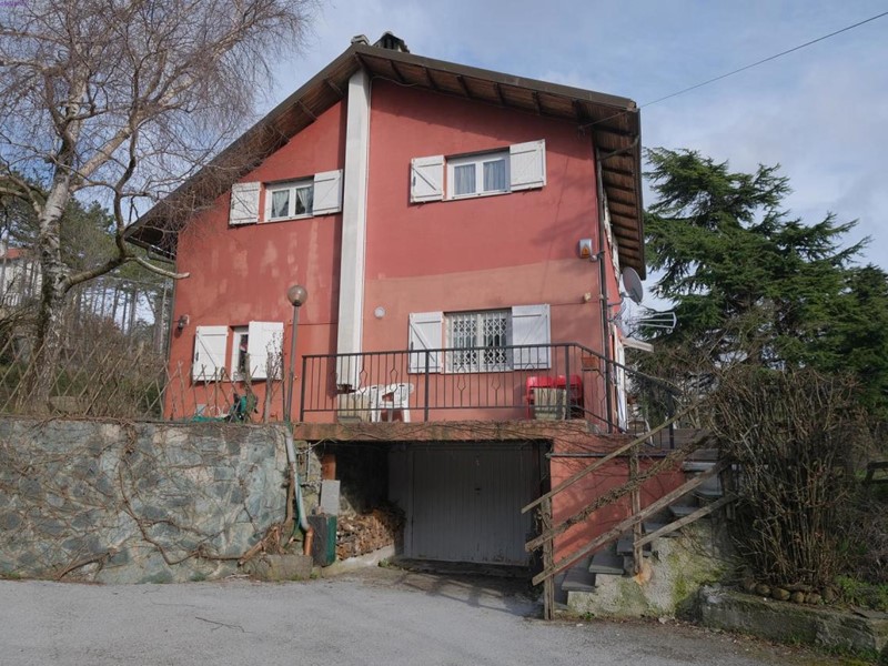 Casa Indipendente in Vendita a Tiglieto, 200 m²