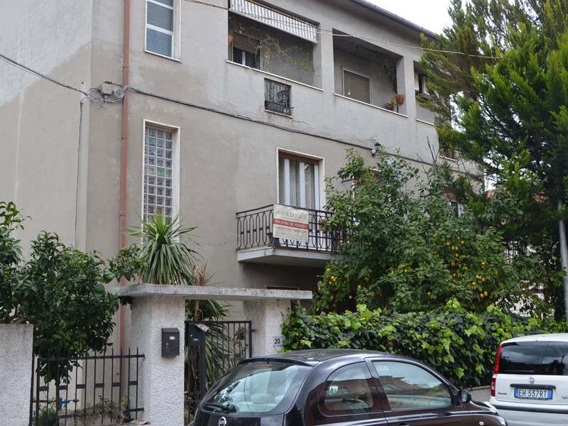 Appartamento in Vendita a Montesilvano, zona centro, 147'000€, 145 m²