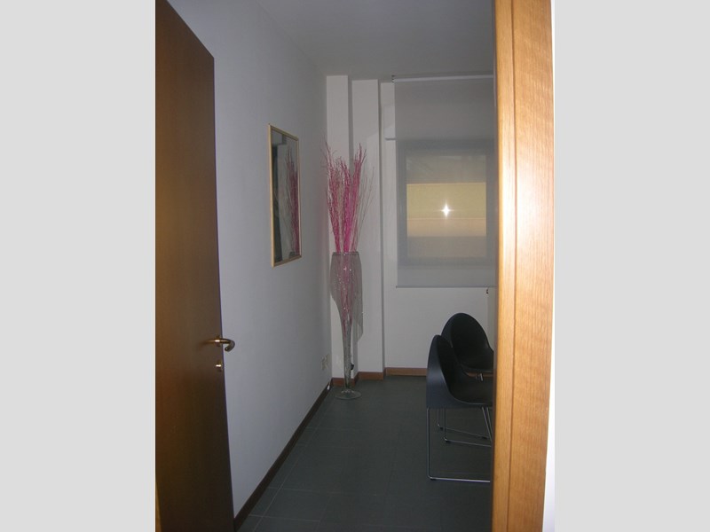 Ufficio in Affitto a Pesaro, zona centro, 250€, 18 m²
