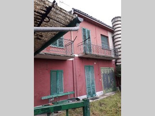 Casale in Vendita a Tromello, 50'000€, 120 m²