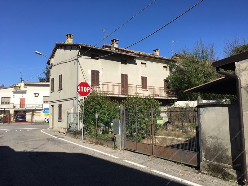 Casale in Vendita a Casei Gerola, 50'000€, 140 m²