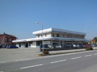 Attività commerciale in Vendita a Suisio, 1'275'345€