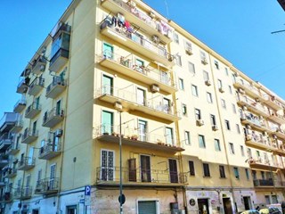 Trilocale in Vendita a Foggia, zona Amgas, 79'000&euro;, 120 m²