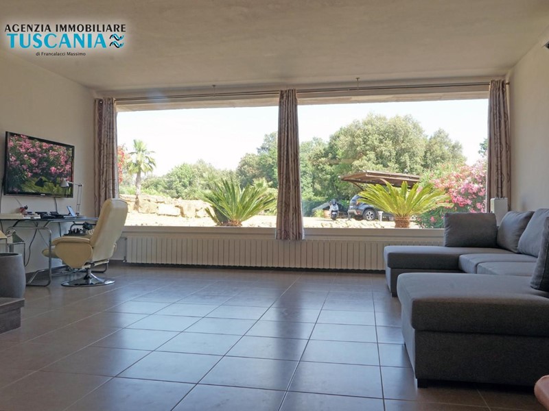 Villa in Vendita a Monteverdi Marittimo, 635'000€, 200 m², arredato, con Box