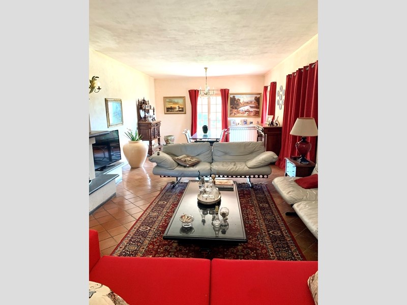 Casa Indipendente in Vendita a Sarzana, 510'000&euro;, 380 m²