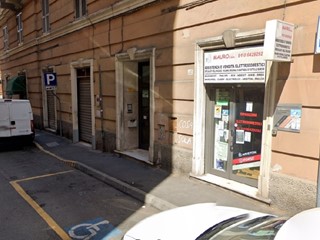 Immobile commerciale in Vendita a Genova, zona Sampierdarena, 110'000€, 165 m²