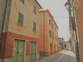 Casa Indipendente in Vendita a Pellegrino Parmense, zona centro, 79'000&euro;, 160+100, arredato