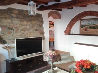 Trilocale in Vendita a Borgo San Lorenzo, zona Ronta, 115'000€, 67 m²