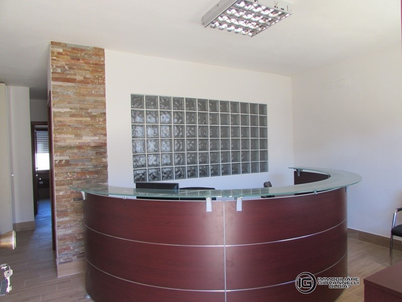 Ufficio in Vendita a Olbia, 100'000€, 70 m²