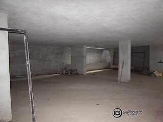 Box in Affitto a Olbia, 1'500€, 350 m²