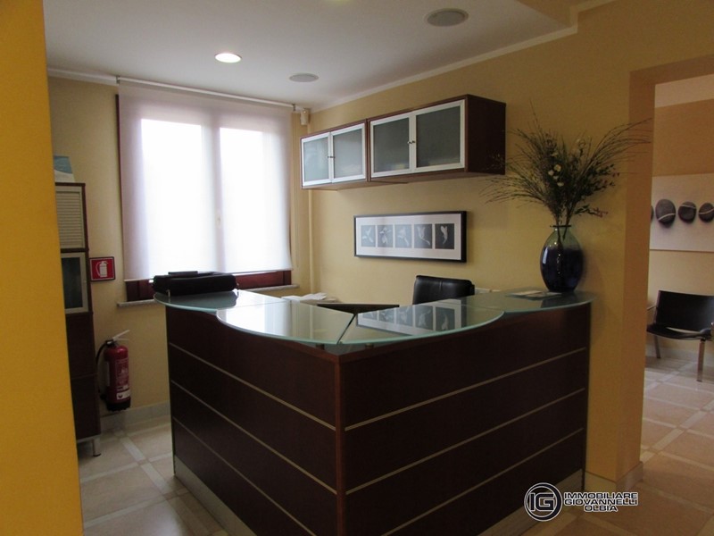 Ufficio in Vendita a Olbia, 295'000€, 160 m²