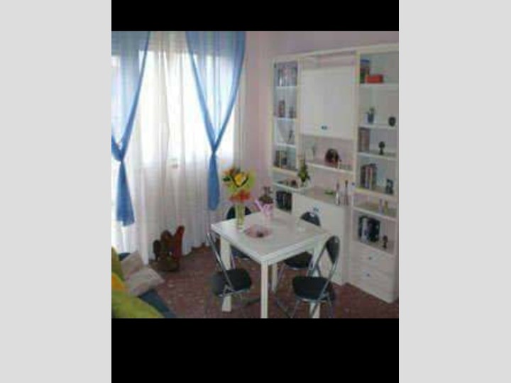 Trilocale in Vendita a Viareggio, zona Campo d'aviazione , 145'000€, 63 m²