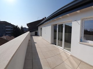 Bilocale in Vendita a Udine, zona centro citta', 250'000€, 93 m²