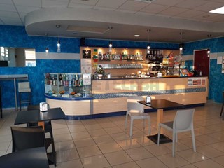 Attività commerciale in Vendita a Grantorto, 30'000€, 80 m², arredato