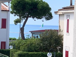 Villa in Vendita a Diamante, zona Lungomare , 215'000€, 160 m²