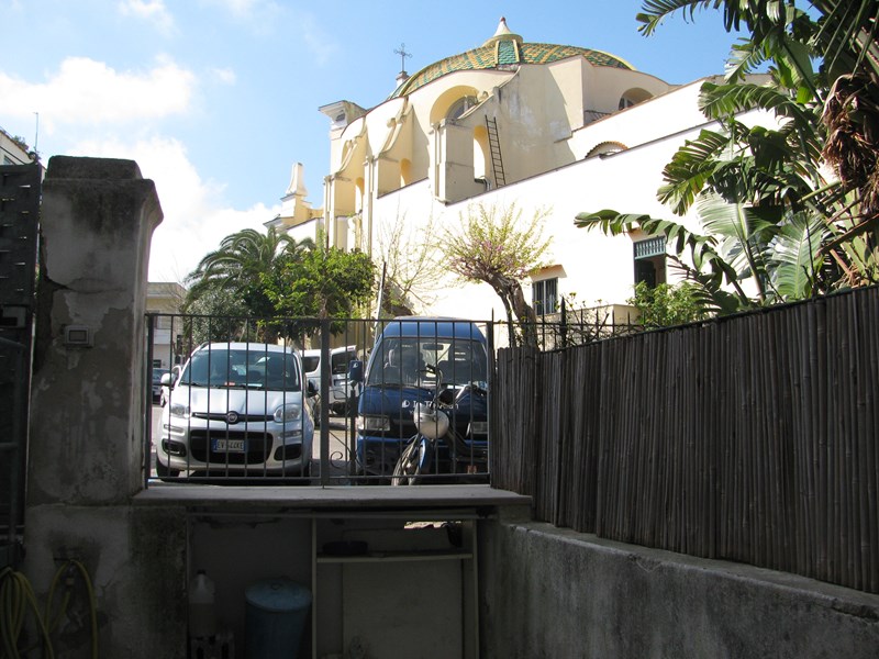 Trilocale in Vendita a Ischia, zona S.Pietro, 350'000€, 78 m², arredato