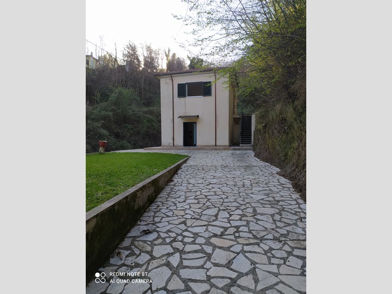 Casa Indipendente in Vendita a Carrara, zona bedizzano, 190'000€, 120 m²