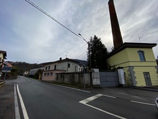 Immobile commerciale in Vendita a Luino, 3'615'000€