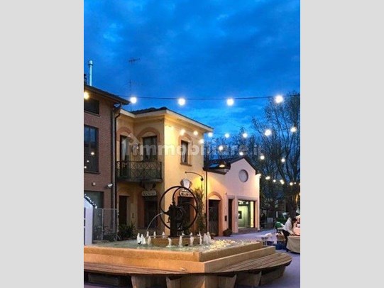 Negozio in Affitto a Riccione, zona Centro Storico, 1'400€, 60 m²